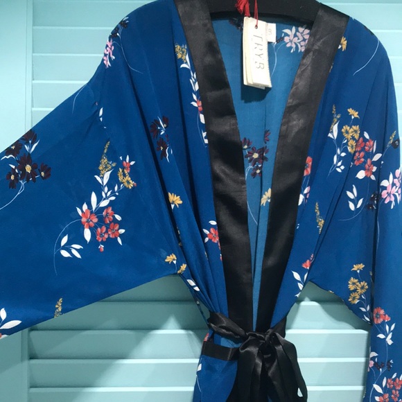Try B Blue Floral Kimono - Picture 3 of 3